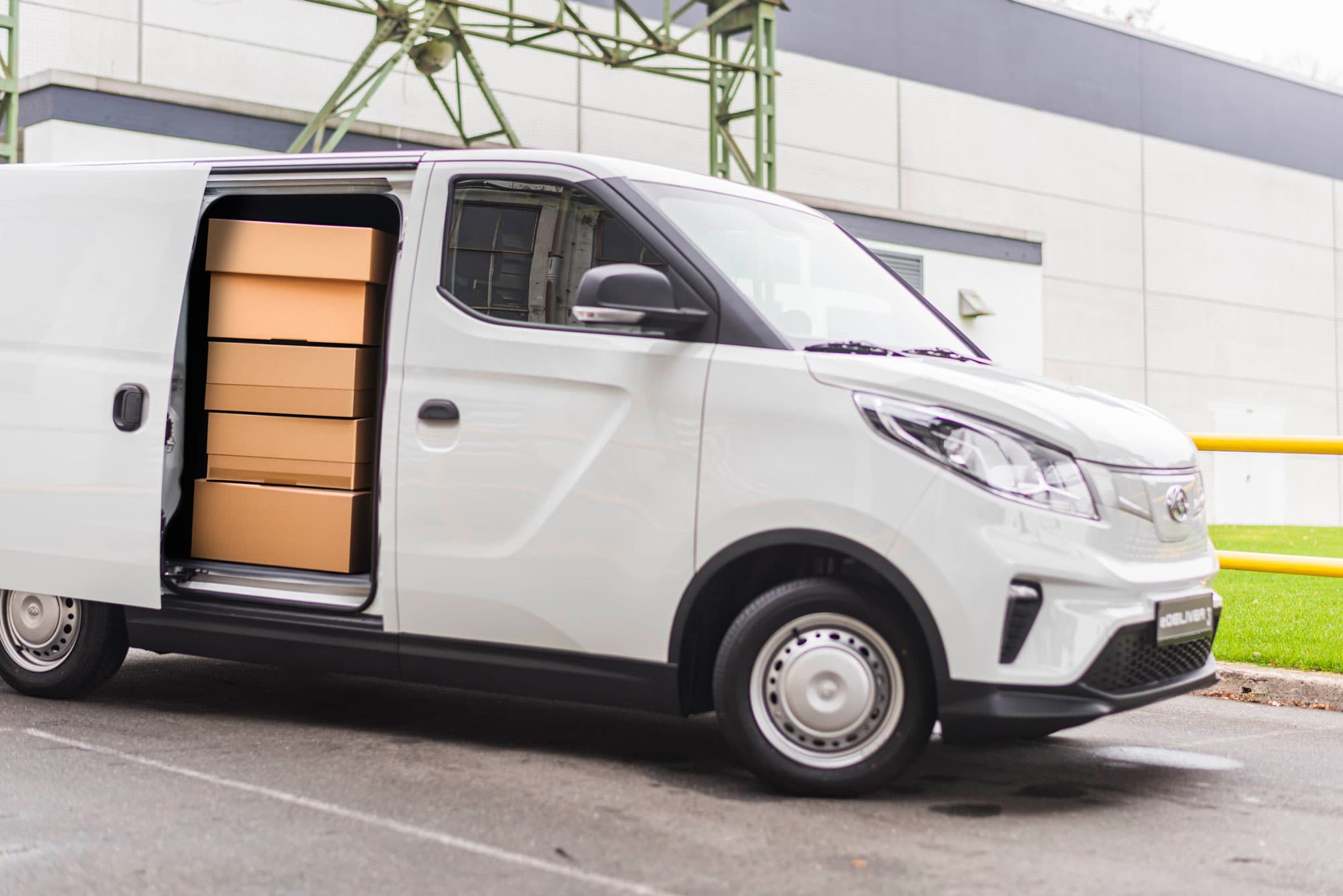 Maxus eDeliver3  Wit schuifdeur open volgeladen