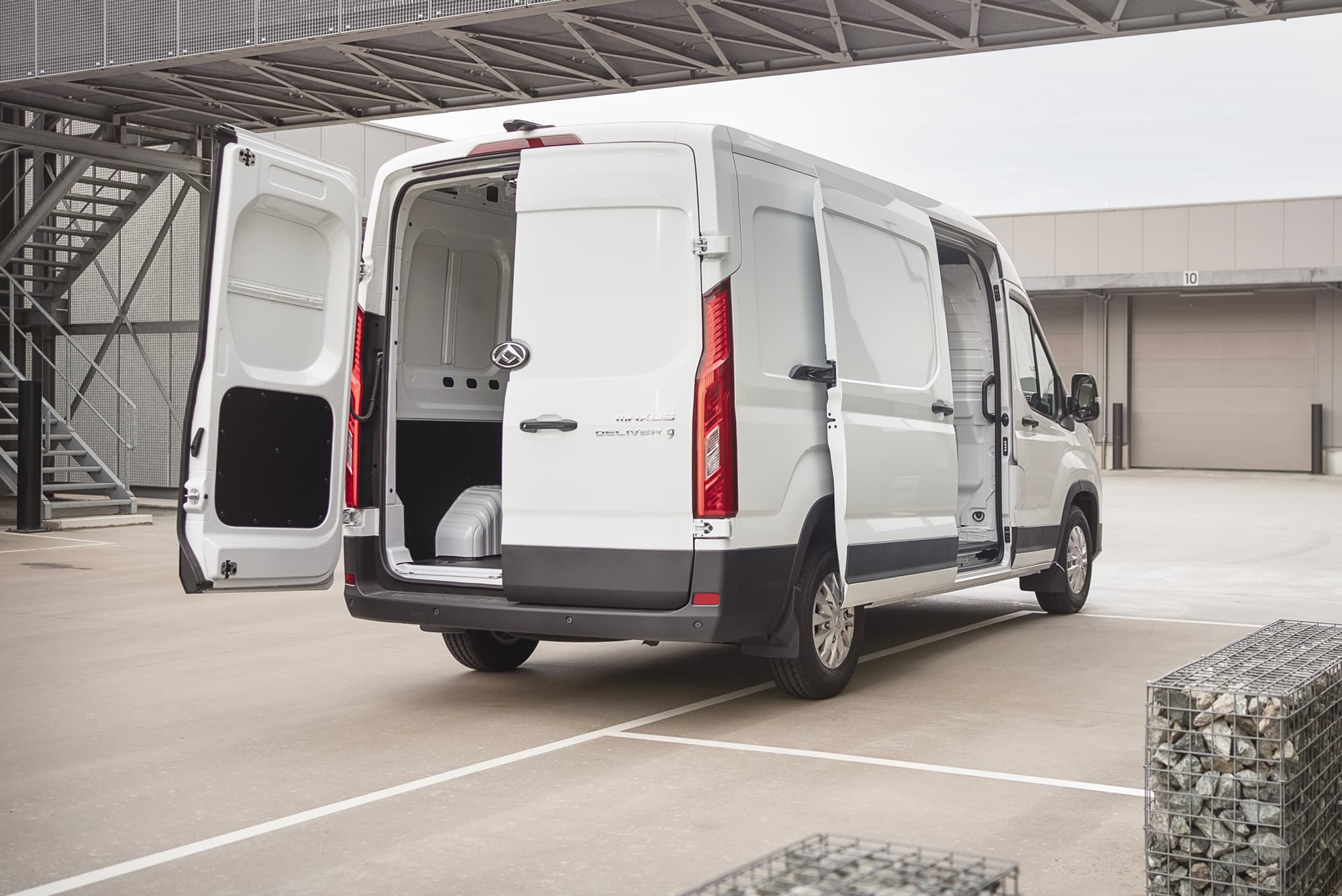 DELIVER 9 MAXUS deliver-9-maxus